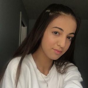 Meet your Posher, Claire